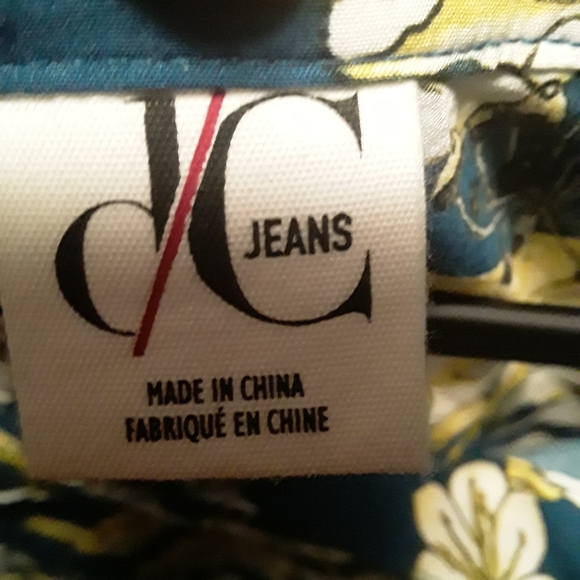 d/c Jean's Women's Plus Size Floral Vneck Blouse - Picture 8 of 12